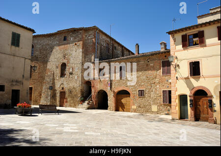 Palazzo Pretorio, Piazza del Grano, Asciano, Toskana, Italien Stockfoto