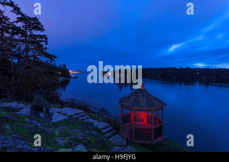 Pavillon und Cole Insel in Esquimalt Hafen bei Sonnenuntergang-View Royal, British Columbia, Kanada. Stockfoto