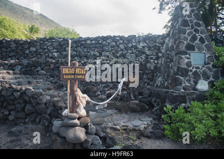 Am Napo'opo "o Beach (Kealakekua Bay), die Hikiau Heiau ist eine alte hawaiianische Tempel-Website, die von König Kalani'opu gebaut wurde" u. Es ist ein luakini Stockfoto