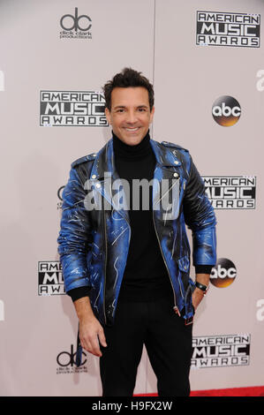 George Kotsiopoulos kommt bei den 2016 American Music Awards am Microsoft-Theater im 20. November 2016 in Los Angeles, Kalifornien. Stockfoto