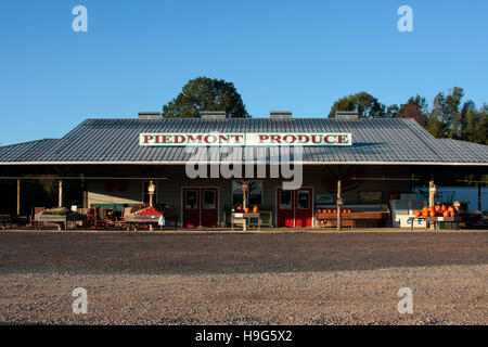 Piemont zu produzieren, auf Highway 218 in der Nähe von New Salem, NC Stockfoto