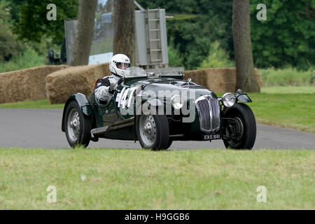 Peter Roberts an Bord einer 1950 Fraser Nash Le Mans am Chateau Impney Hillclimb 2016 Stockfoto