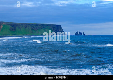 Landschaft in Dyrhólaey, einer Landzunge nahe dem Dorf Vik in Südisland Stockfoto