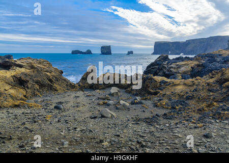 Landschaft in Dyrhólaey, einer Landzunge nahe dem Dorf Vik in Südisland Stockfoto