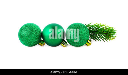 Weihnachten grün Kugeln geraden Linie mit Textfreiraum Stockfoto