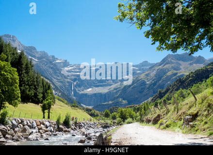 Weg zum Cirque von Gavarnie, Hautes-Pyrénées, Frankreich Stockfoto