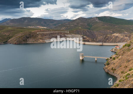 Embalse Atazar, Madrid, Spanien Stockfoto