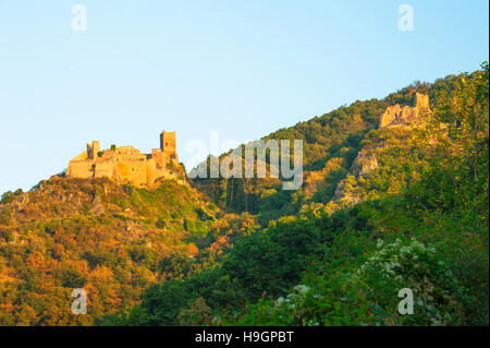 Schloss Saint-Ulrich Vorder- und Schloss Girsberg oberhalb Ribeauvillé, in der Nähe von Colmar, Haut-Rhin, malerisches Dorf, Elsass, Frankreich Stockfoto