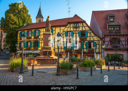 Ribeauvillé, in der Nähe von Colmar, landschaftlich schöne Strecke der Rebe Elsass, Oberrhein, malerisches Dorf, Elsass, Frankreich Stockfoto