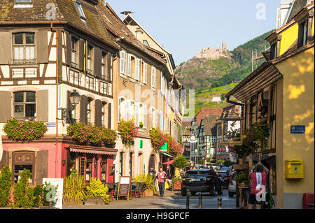 Ribeauvillé, in der Nähe von Colmar, landschaftlich schöne Strecke der Rebe Elsass, Oberrhein, malerisches Dorf, Elsass, Frankreich Stockfoto