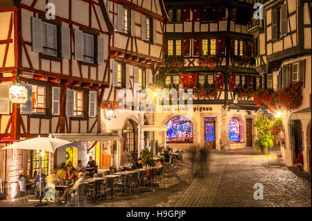 Colmar, landschaftlich malerische Stadt in der Nacht, Elsass, Frankreich Stockfoto