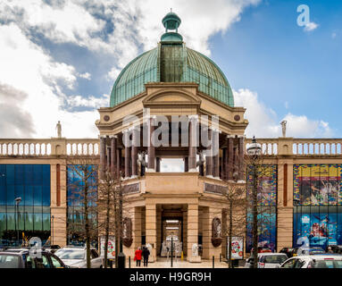 Das Trafford Centre Kuppel und Eingang, Manchester. Stockfoto