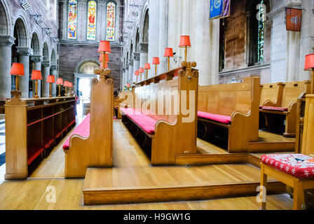 Choral Kirchenbänke in Saint Anne Kathedrale, Belfast Stockfoto