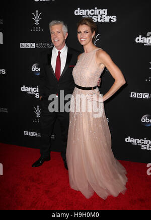 Los Angeles, CA, USA. 22. November 2016. Tom Bergeron, Erin Andrews, bei ABC "Dancing With The Stars' Season 23 Finale im Grove, Kalifornien am 22. November 2016. Bildnachweis: Faye lernen/Medien Punch/Alamy Live-Nachrichten Stockfoto