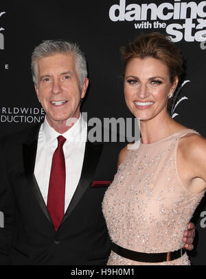 Los Angeles, CA, USA. 22. November 2016. Tom Bergeron, Erin Andrews, bei ABC "Dancing With The Stars' Season 23 Finale im Grove, Kalifornien am 22. November 2016. Bildnachweis: Faye lernen/Medien Punch/Alamy Live-Nachrichten Stockfoto