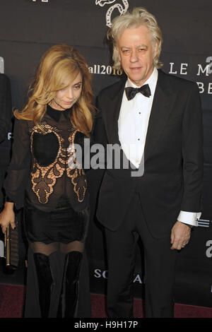 Jeanne Marine und Sir Bob Geldof besuchen Sie Angel Ball 2016 im Cipriani Wall Street in New York City am 21. November 2016. | Verwendung weltweit Stockfoto