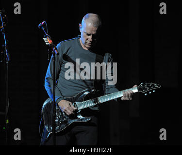 Fort Lauderdale, FL, USA. 22. November 2016. Helm führt auf Revolution am 22. November 2016 in Fort Lauderdale, Florida. © Mpi04/Medien Punch/Alamy Live-Nachrichten Stockfoto