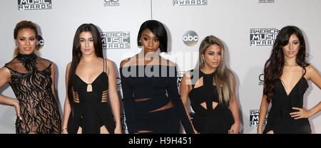 Brooke, Normani Kordei, Dinah Jane Hansen, Camila Cabello, Lauren Jauregui, fünften Harmonie im Ankunftsbereich für 2016 American Music Awards (AMA) - Ankünfte 3, Microsoft Theater, Los Angeles, CA 20. November 2016 zu verbünden. Foto von: Priscilla Grant/Everett Collection Stockfoto