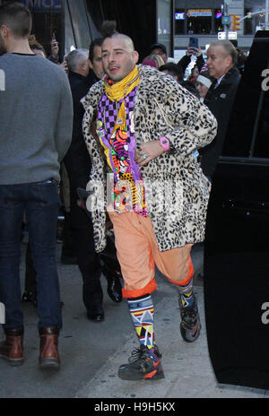 New York, USA. 23. November 2016.  Cole Schnitzen von DNCE auf Good Morning America in New York City.November 23, 2016. Kredit: RW / MediaPunch Credit: MediaPunch Inc/Alamy Live-Nachrichten Stockfoto