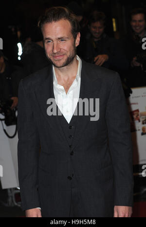 London, UK, UK. 23. November 2016. Rafe Spall besucht die UK-Premiere von "Mamas Liste" Curzon Mayfair. Bildnachweis: Ferdaus Shamim/ZUMA Draht/Alamy Live-Nachrichten Stockfoto