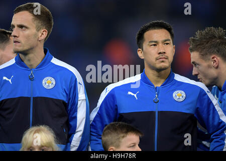 Leicester, UK. 22. November 2016. (L-R) Andy King, Shinji Okazaki (Leicester) Fußball: UEFA Champions League-Gruppe G-match zwischen Leicester City 2-1 FC Brügge im King Power Stadium in Leicester, England. © Fernen Osten Presse/AFLO/Alamy Live-Nachrichten Stockfoto