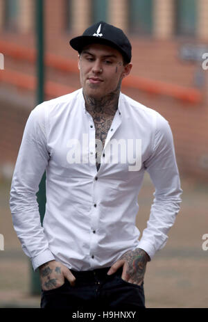 Marco Pierre White Jr. verlässt Hammersmith Magistrates' Court, wo die ehemaligen Big Brother-Star und Sohn von Starkoch unehrlich mit seiner Ex-Freundin Bankkarte schuldig. Stockfoto