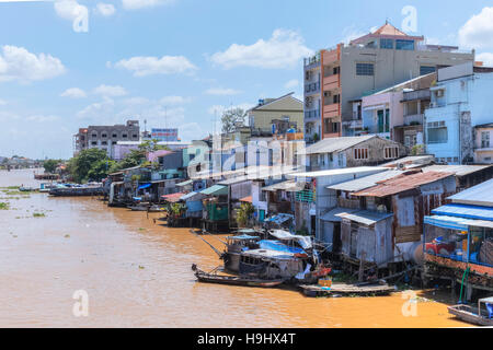 Leben entlang des Mekong-Flusses in Vinh Long, Mekong Delta, Vietnam, Asien Stockfoto