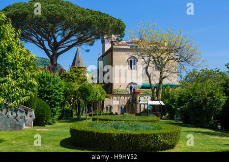 Die historische Villa Cimbrone und Gärten in Ravello, Süditalien. Stockfoto