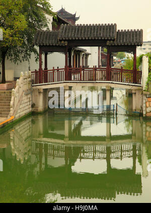 China, Suzhou, Jiangsu, Kanal-Szene, Brücke, Stockfoto