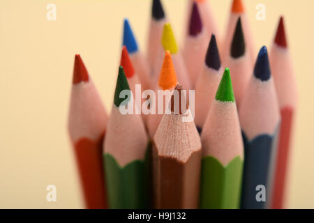 Bunte Bleistifte Spitzen Nahaufnahme Blick. Stockfoto