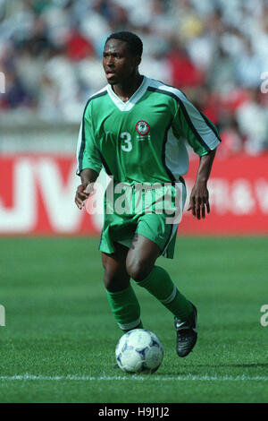 CELESTINE BABAYARO NIGERIA & CHELSEA FC 30. Juni 1998 Stockfoto