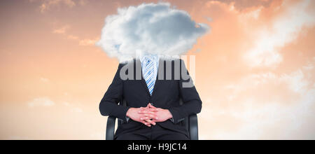 Zusammengesetztes Bild Heck Geschäftsmannes sitzen auf einem Bürostuhl Stockfoto