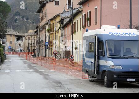 Erdbeben in Italien Mitte November 2016, beschädigt und evakuierten Häuser in Visso Stadt (Region Marken) Stockfoto