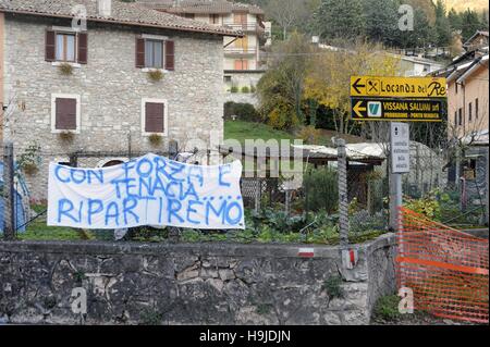 Erdbeben in Italien Mitte November 2016, beschädigt und evakuierten Häuser in Visso Stadt (Region Marken) Stockfoto