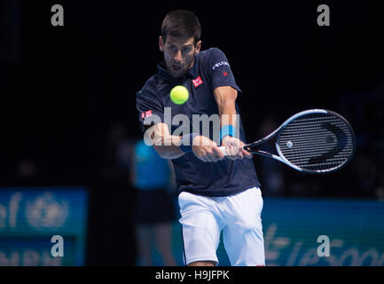 Die O2-Arena, 20. November 2016. Murray Schlachten Djokovic im Finale zu gewinnen. © Sportsimages. Stockfoto