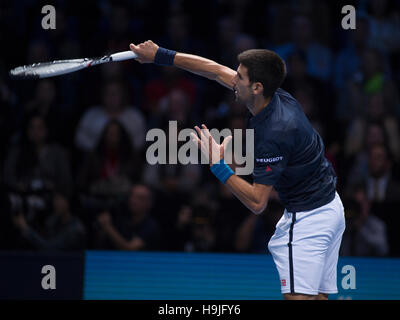 Die O2-Arena, 20. November 2016. Murray Schlachten Djokovic im Finale zu gewinnen. © Sportsimages. Stockfoto