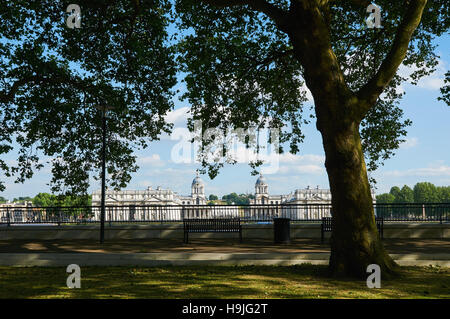 Royal Naval College, Greenwich, South East London, betrachtet aus dem nördlichen Ufer der Themse Stockfoto