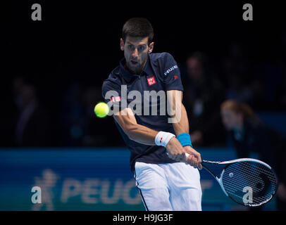 Die O2-Arena, 20. November 2016. Murray Schlachten Djokovic im Finale zu gewinnen. © Sportsimages. Stockfoto