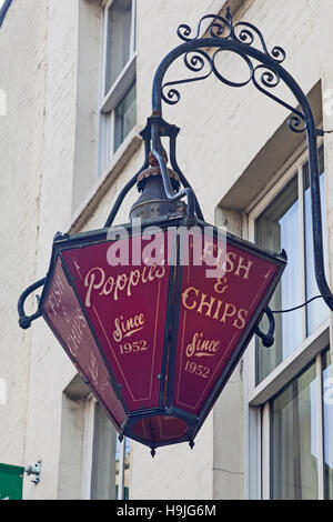 Stadt von London das Zeichen für Mohn traditionellen Fish And Chips Restaurant Hanbury Street, Spitalfields Stockfoto