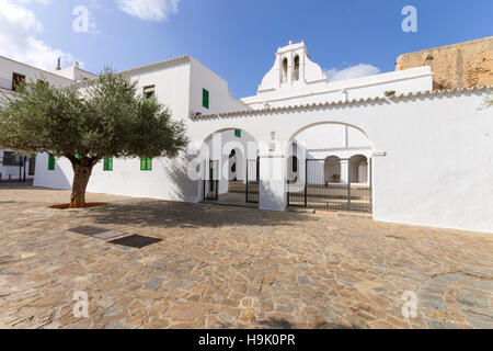 Spanien, Balearen, Ibiza, Sant Antoni de Portmany, Kirche Stockfoto