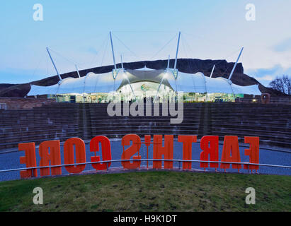 Großbritannien, Schottland, Edinburgh, Holyrood Nachbarschaft, Twilight Blick auf Our Dynamic Earth. Stockfoto