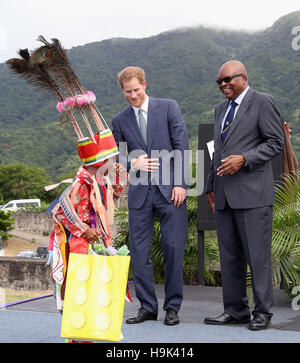 Prinz Harry macht bei einer Jugend-Kundgebung am Brimstone Hill Festung nach der Ankunft auf der Insel St. Kitts für die zweite Etappe seiner karibischen Tour. Stockfoto