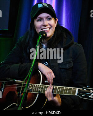 Bala Cynwyd, PA, USA. 22. November 2016. US-amerikanischer Singer-Songwriter K.Flay Besuche Radio 104.5 des Performance-Theater. Stockfoto