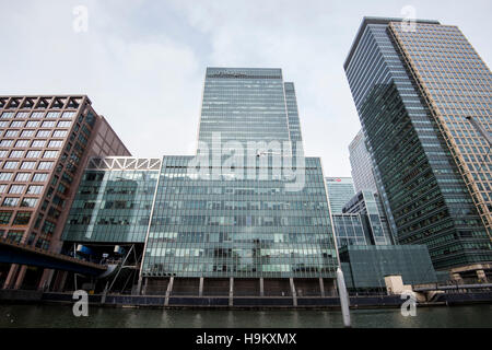 Gesamtansicht der J.P. Morgan UK Hauptquartier in Canary Wharf, London. Die Bank ist eine von mehreren gemunkelt, planen einen Umzug nach Frankfurt am Main nach der britischen Entscheidung der Europäischen Union zu verlassen. PRESSEVERBAND Foto. Bild Datum: Freitag, 18. November 2016. Bildnachweis sollte lauten: Matt Crossick/PA Wire Stockfoto