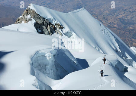 Zwei Kletterer am Vallunaraju Berg, Anden, Ancash Provinz, Peru, Südamerika Stockfoto