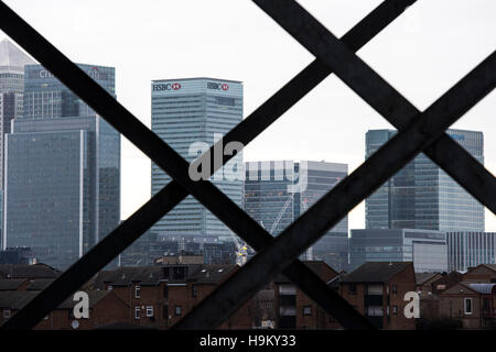 Gesamtansicht der Canary Wharf in London, zeigt das Hauptquartier der HSBC und Barclays Bank. Die Banken sind unter mehreren gemunkelt, planen einen Umzug nach Frankfurt am Main nach der britischen Entscheidung der Europäischen Union zu verlassen. PRESSEVERBAND Foto. Bild Datum: Mittwoch, 23. November 2016. Bildnachweis sollte lauten: Matt Crossick/PA Wire Stockfoto