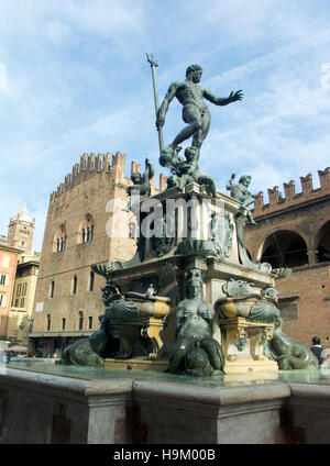 Das Neptun-Brunnen (Fontana di Nettuno) Piazza Nettuno, neben Piazza Maggiore, Bologna, Emilia-Romagna, Italien, hervorgehend Stockfoto