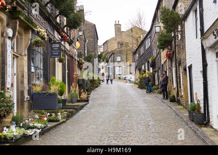 Hauptstraße im Dorf Haworth, West Yorkshire, England. Stockfoto