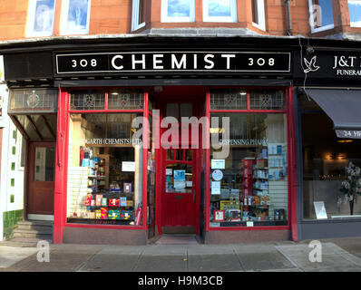 alten altmodischen 1950 1960 Stil Apotheke shop glasgow Stockfoto