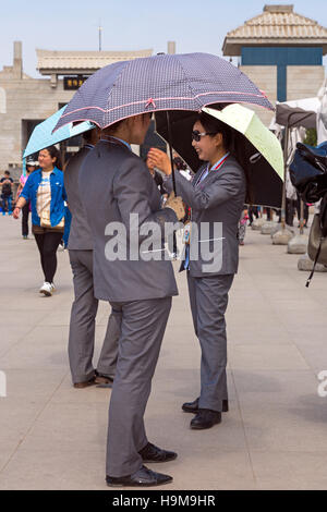 Reiseleiter am Museum der Terrakotta Armee, Xian, China Stockfoto